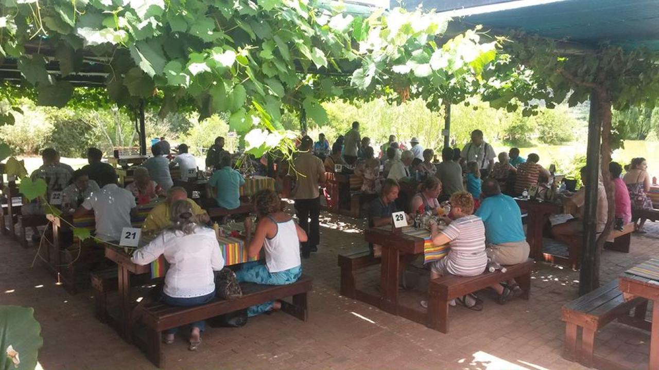 Wilgewandel Holiday Farm & Day Restaurant Oudtshoorn Εξωτερικό φωτογραφία